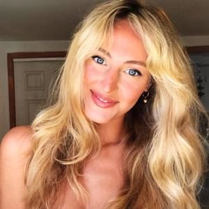 Meet your Posher, Moira